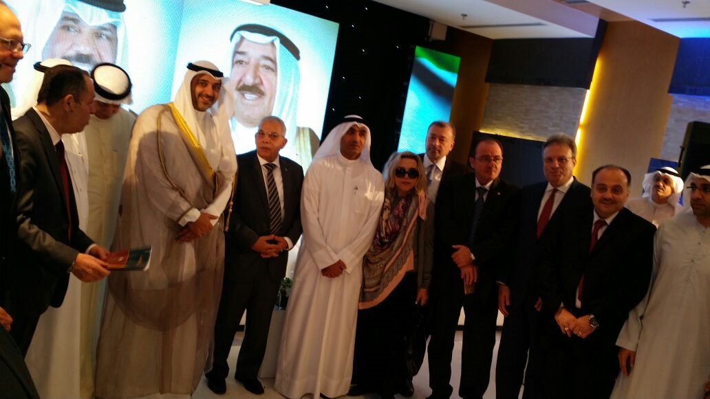افتتاح معرض الكويت وإهداء درع الاتحاد لوزير الدولة لشئون مجلس الوزراء ووزير الإعلام محمد عبدالله الم